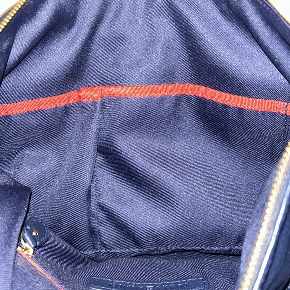 Tommy Hilfiger purse - Picture 9 of 9